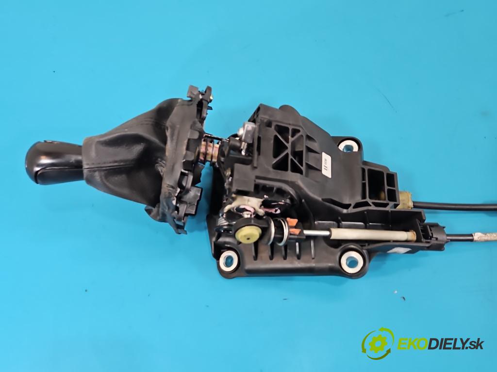 Mazda 5  2005-2010 2.0 citd 143 HP manual 105 kW 1998 cm3 5- Páka: Změny: stupeň,rýchlosť  (Rýchlostná páka (kulisa))