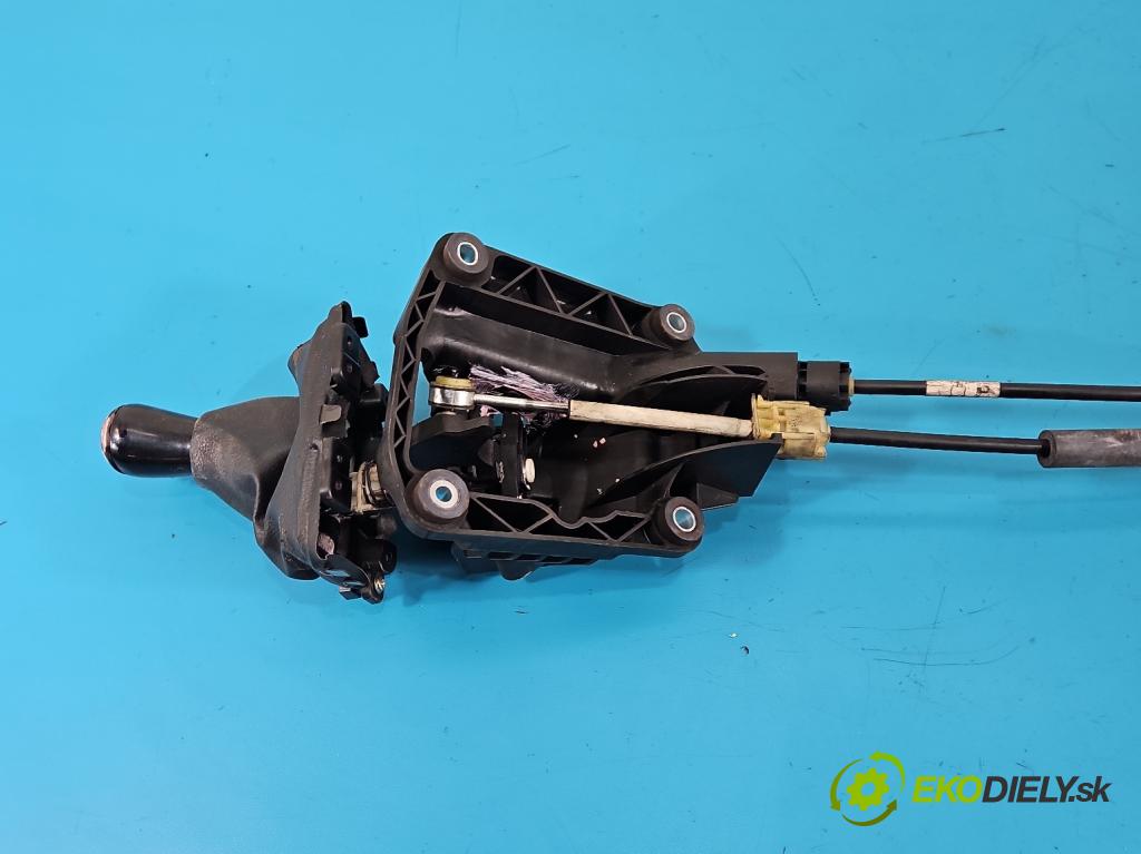Mazda 5  2005-2010 2.0 citd 143 HP manual 105 kW 1998 cm3 5- Páka: Změny: stupeň,rýchlosť  (Rýchlostná páka (kulisa))