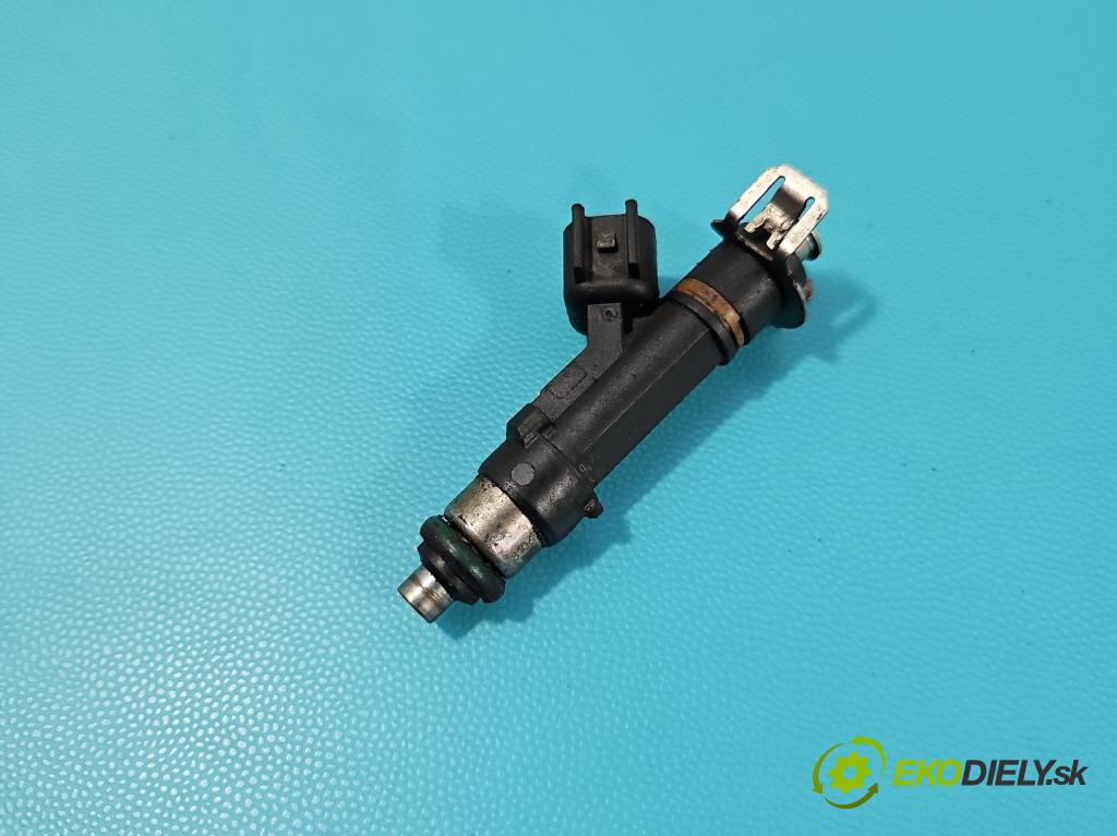 Volvo V70 III 2007-2016 2.0 16V 145 hp manual 107 kW 1999 cm3 5- vstřikovač 0280158105 (Vstřikovač paliva)