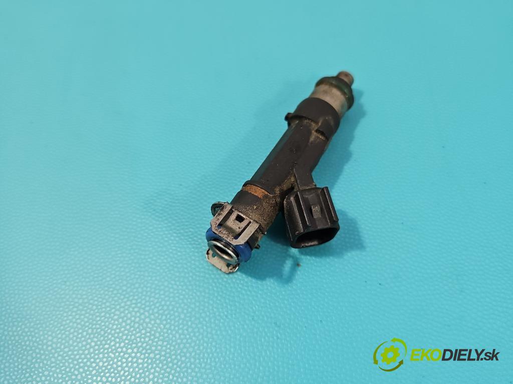 Volvo V70 III 2007-2016 2.0 16V 145 HP manual 107 kW 1999 cm3 5- vstrek 0280158105 (Vstrekovač paliva)