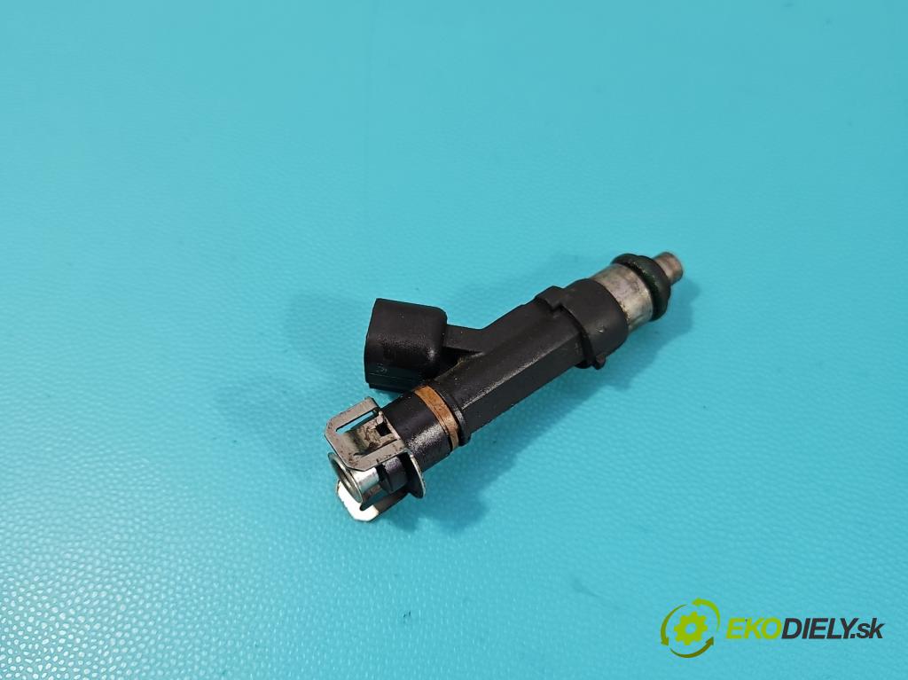 Volvo V70 III 2007-2016 2.0 16V 145 HP manual 107 kW 1999 cm3 5- vstrek 0280158105 (Vstrekovač paliva)