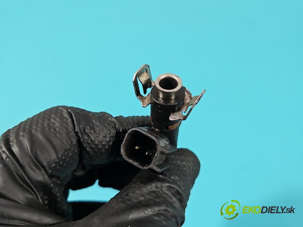 Volvo V70 III 2007-2016 2.0 16V 145 HP manual 107 kW 1999 cm3 5- vstrek 0280158105 (Vstrekovač paliva)