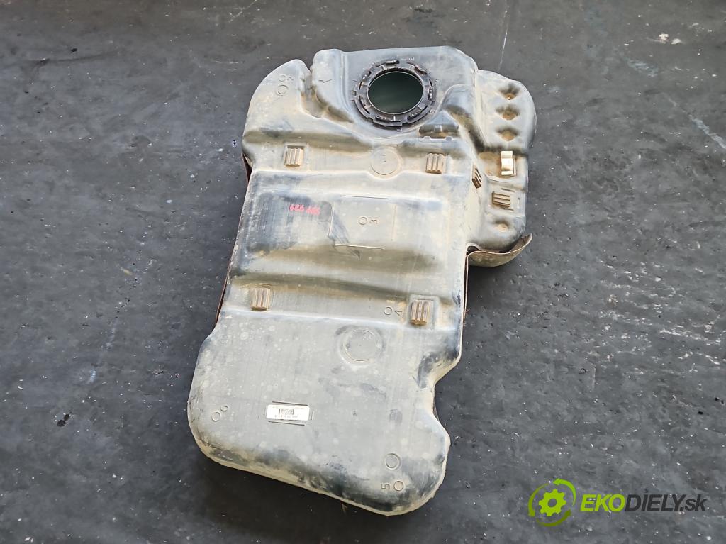 Hyundai Santa Fe III 2012–2018 2.4 GDI 190 HP automatic 140 kW 2359 cm3 5- Nádrž: palivo  (Palivová nádrž)