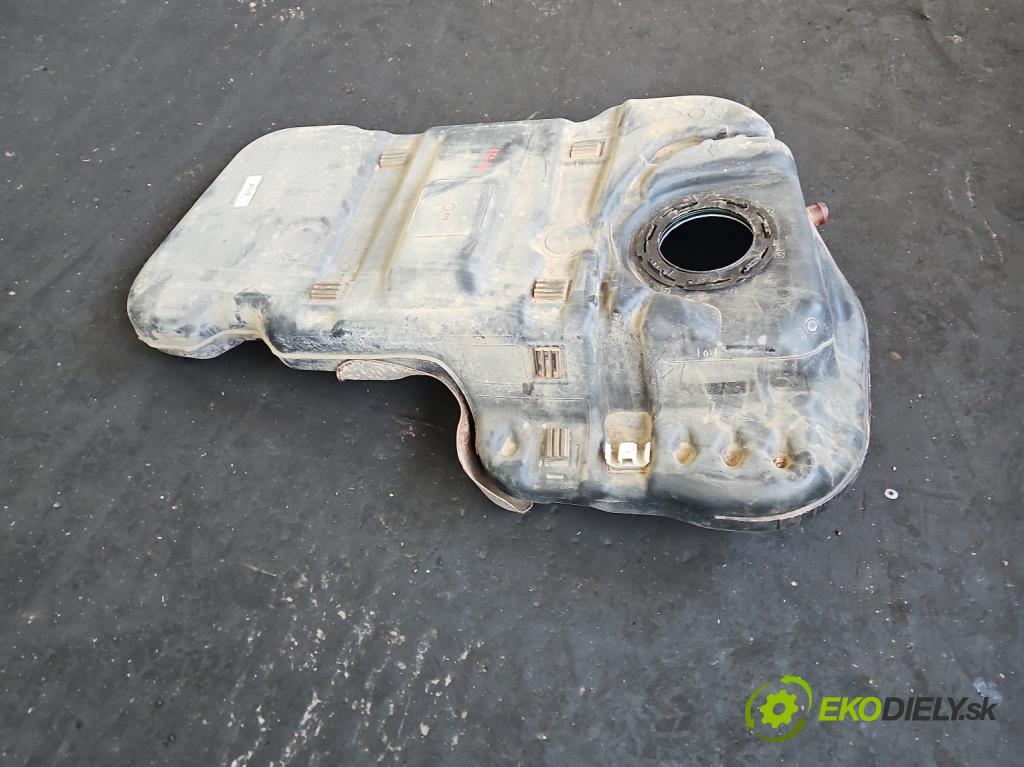 Hyundai Santa Fe III 2012–2018 2.4 GDI 190 HP automatic 140 kW 2359 cm3 5- Nádrž: palivo  (Palivová nádrž)