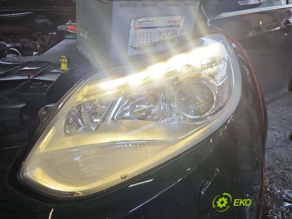 Ford Focus Mk3 2010-2018 1.6 tdci 105 HP manual 77 kW 1560 cm3 5- Reflektor: ľavý BM51-13D155-AJ (Kľučka dverí ostatné)