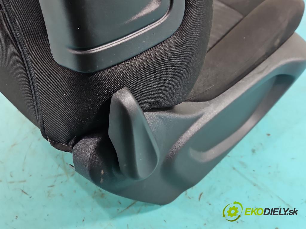 Peugeot 301 1.6 hdi 99 HP manual 73 kW 1560 cm3 4- Sedačka pravý  (Sedadlo)