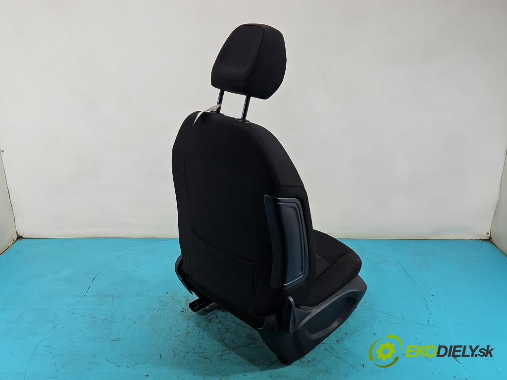 Peugeot 301 1.6 hdi 99 HP manual 73 kW 1560 cm3 4- Sedačka pravý  (Sedadlo)