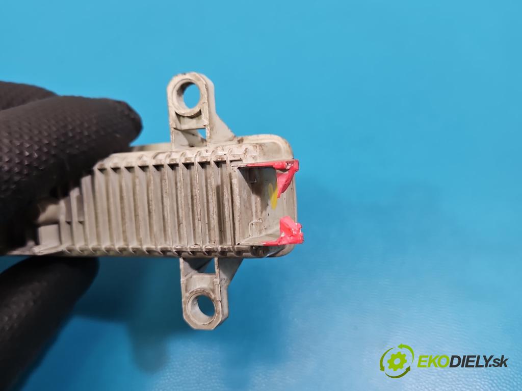 Peugeot 301 1.6 hdi 99 HP manual 73 kW 1560 cm3 4- Svetlo: prevádzky ľavé 9802795580