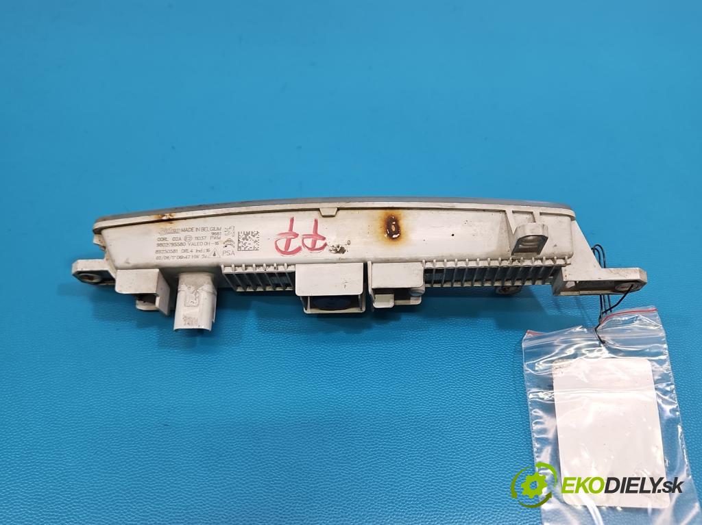 Peugeot 301 1.6 hdi 99 HP manual 73 kW 1560 cm3 4- Svetlo: prevádzky pravé 9802795580