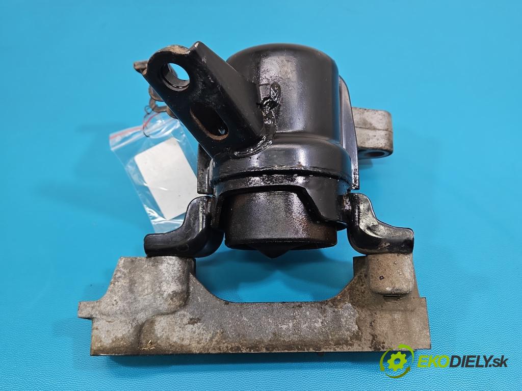 Toyota Rav4 IV 2013-2018 2.0 D4D 124hp manual 91 kW 1998 cm3 5- airbag motora  (Držiak motora)