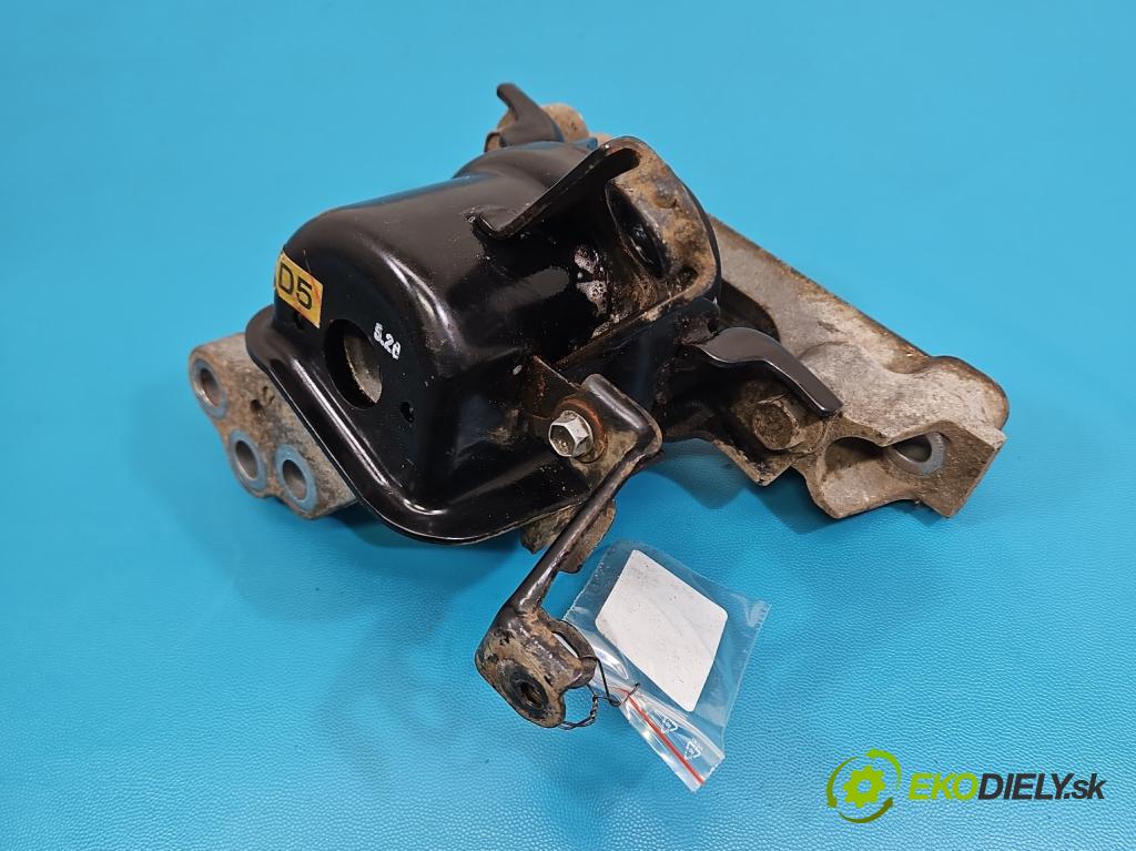 Toyota Rav4 IV 2013-2018 2.0 D4D 124hp manual 91 kW 1998 cm3 5- airbag motora  (Držiak motora)