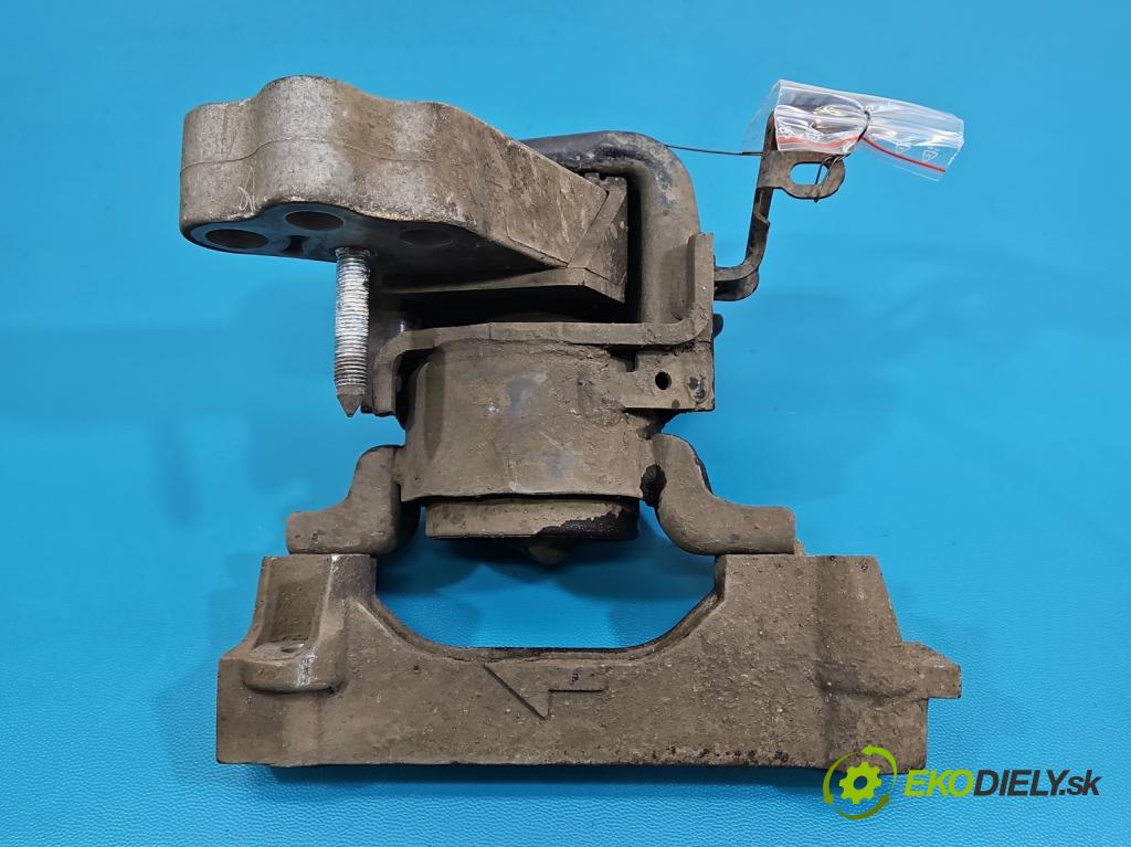 Toyota Rav4 IV 2013-2018 2.0 D4D 124hp manual 91 kW 1998 cm3 5- airbag motora  (Držiak motora)