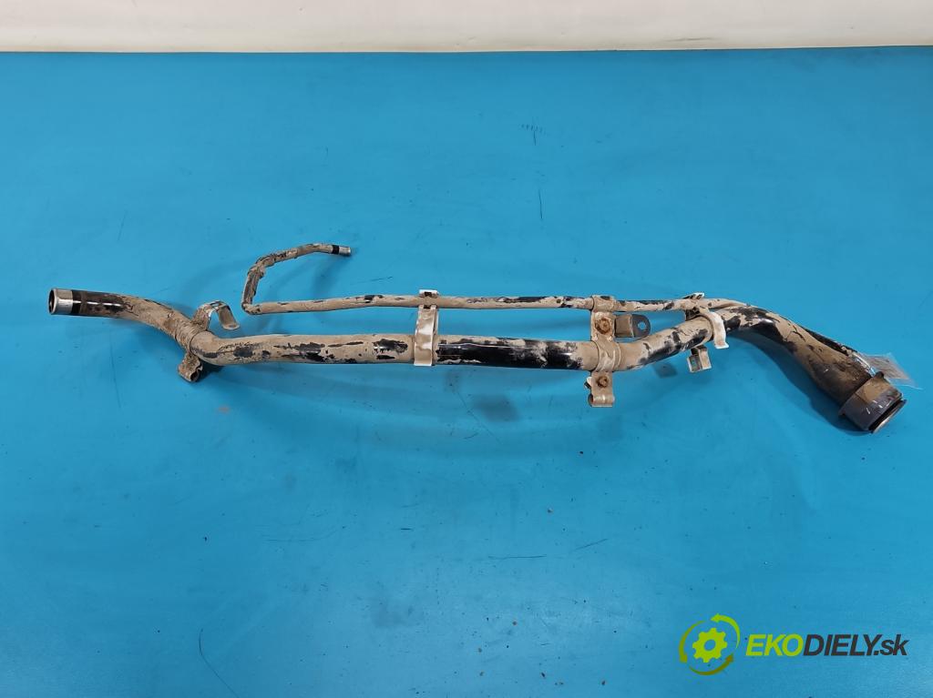 Toyota Rav4 IV 2013-2018 2.0 D4D 124hp manual 91 kW 1998 cm3 5- Nalievacie hrdlo: palivo 