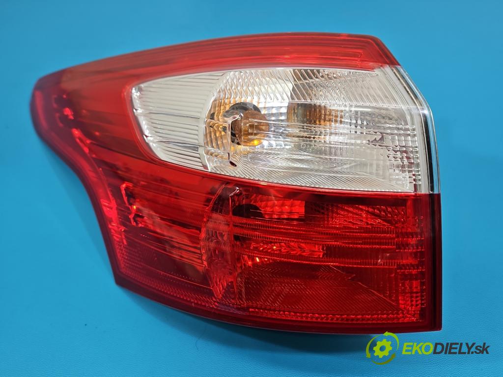 Ford Focus Mk3 2010-2018 1.6 tdci 105 HP manual 77 kW 1560 cm3 5- svetlo / reflektor zadné ľavé  (Kľučka dverí ostatné)