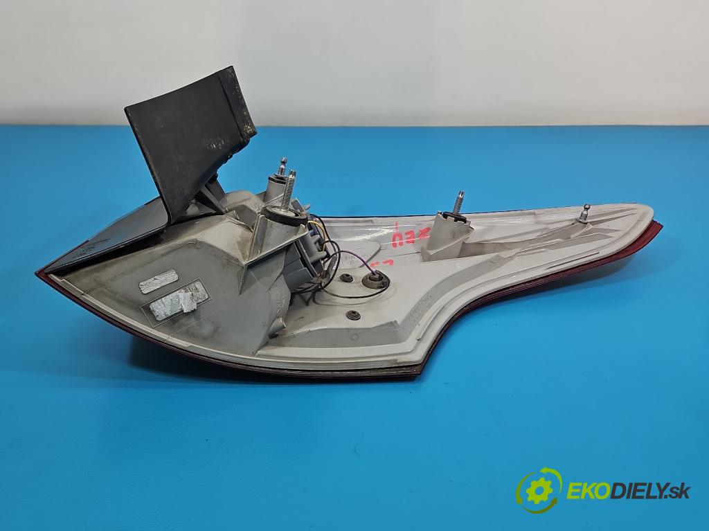 Ford Focus Mk3 2010-2018 1.6 tdci 105 HP manual 77 kW 1560 cm3 5- svetlo / reflektor zadné ľavé  (Kľučka dverí ostatné)