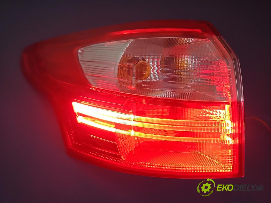 Ford Focus Mk3 2010-2018 1.6 tdci 105 HP manual 77 kW 1560 cm3 5- svetlo / reflektor zadné ľavé  (Kľučka dverí ostatné)