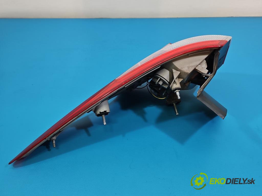 Ford Focus Mk3 2010-2018 1.6 tdci 105 HP manual 77 kW 1560 cm3 5- svetlo / reflektor zadné pravé BM51-13404-G (Kľučka dverí ostatné)