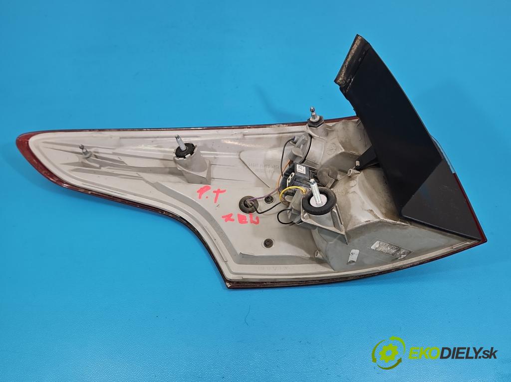 Ford Focus Mk3 2010-2018 1.6 tdci 105 HP manual 77 kW 1560 cm3 5- svetlo / reflektor zadné pravé BM51-13404-G (Kľučka dverí ostatné)