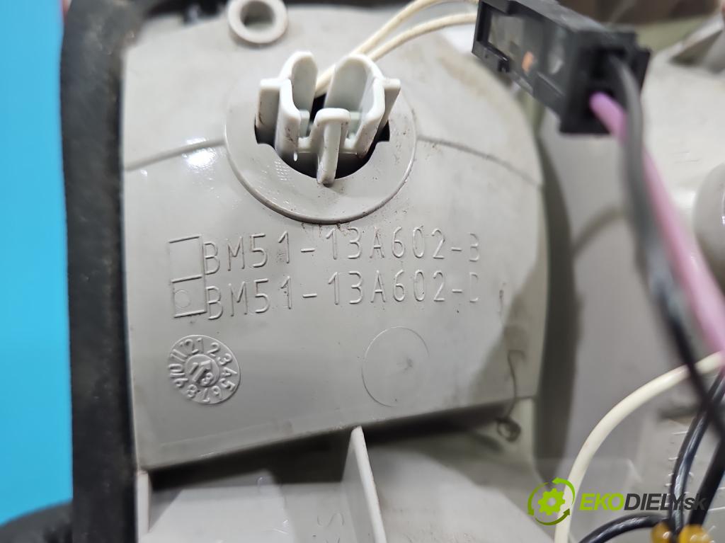 Ford Focus Mk3 2010-2018 1.6 tdci 105 HP manual 77 kW 1560 cm3 5- svetlo / reflektor zadné pravé BM51-13A602-DC (Kľučka dverí ostatné)