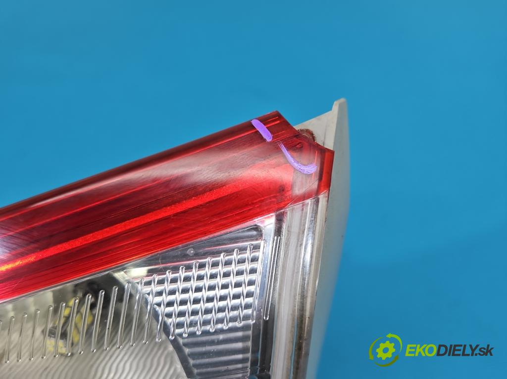 Ford Focus Mk3 2010-2018 1.6 tdci 105 HP manual 77 kW 1560 cm3 5- svetlo / reflektor zadné pravé BM51-13A602-DC (Kľučka dverí ostatné)