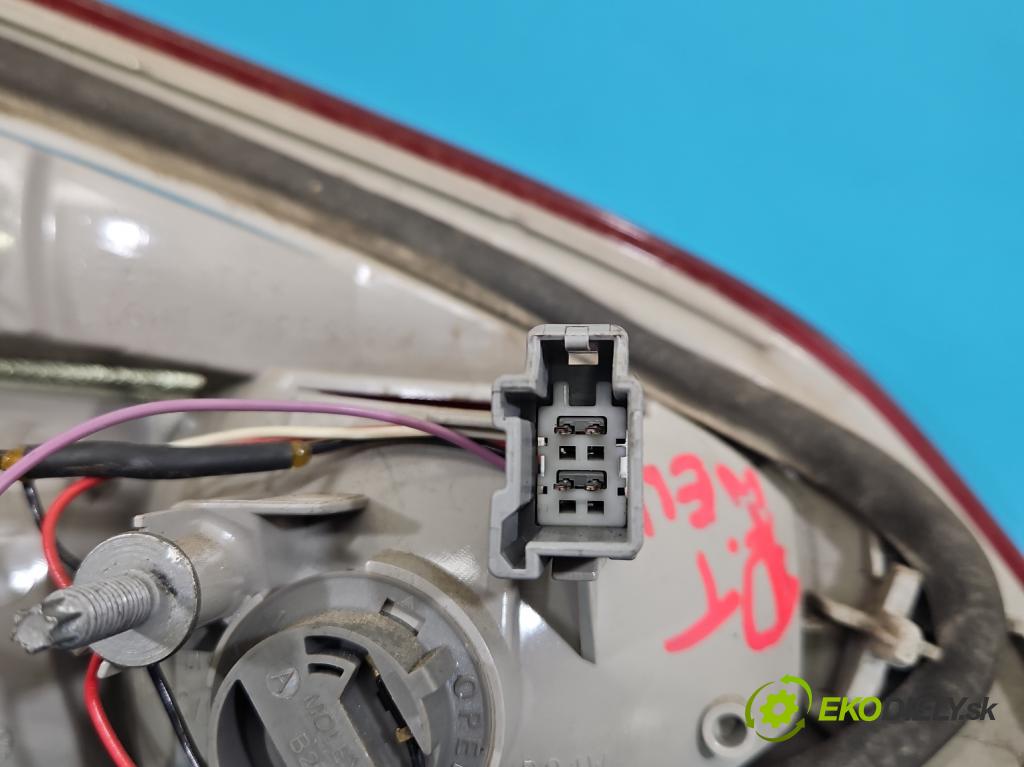 Ford Focus Mk3 2010-2018 1.6 tdci 105 HP manual 77 kW 1560 cm3 5- svetlo / reflektor zadné pravé BM51-13A602-DC (Kľučka dverí ostatné)