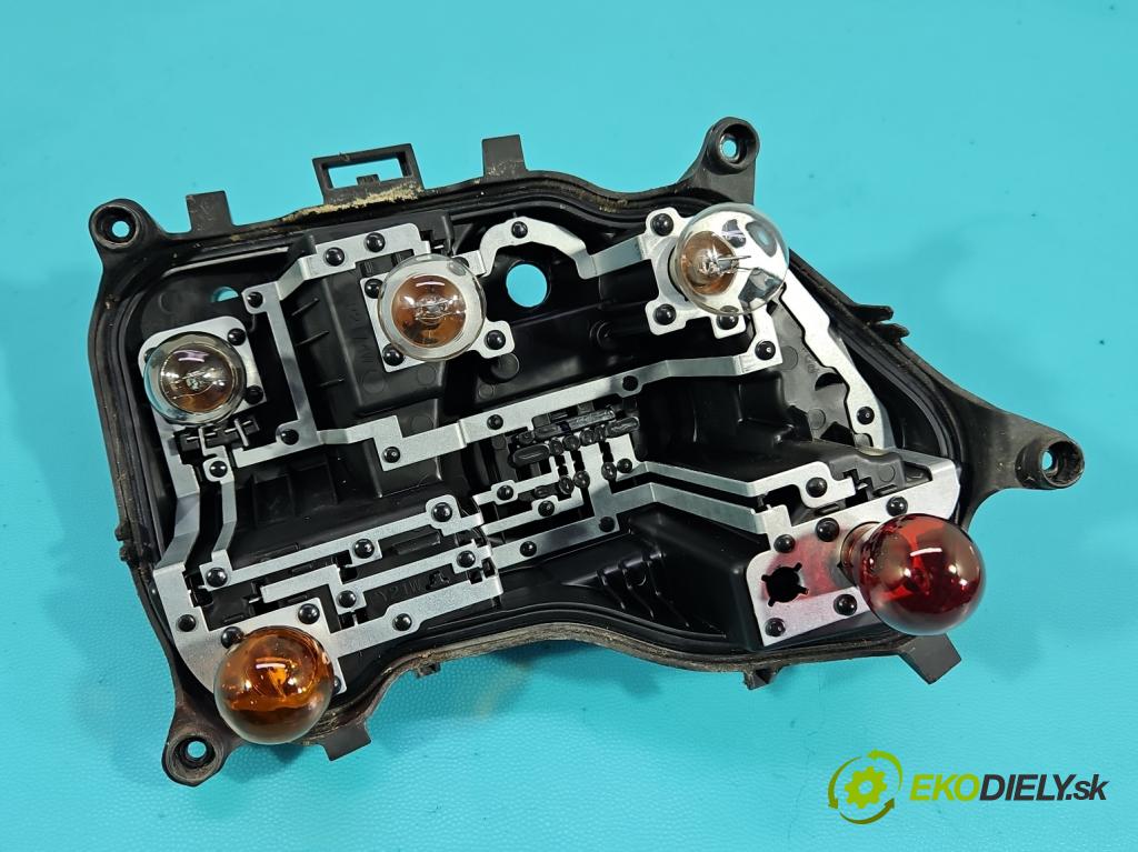 Peugeot 301 1.6 hdi 99 HP manual 73 kW 1560 cm3 4- svetlo / reflektor zadné ľavé 9817301180 (Kľučka dverí ostatné)