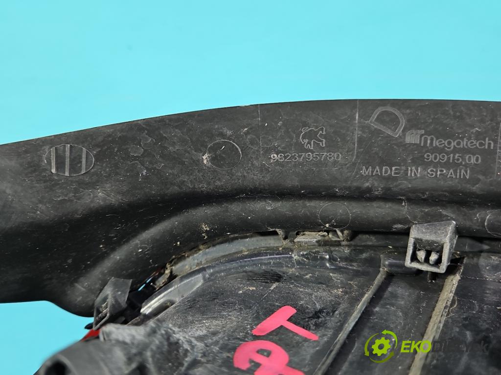 Peugeot 301 1.6 hdi 99 HP manual 73 kW 1560 cm3 4- svetlo / reflektor zadné pravé 9817299580 (Kľučka dverí ostatné)