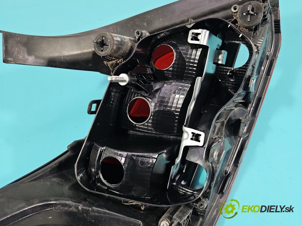 Peugeot 301 1.6 hdi 99 HP manual 73 kW 1560 cm3 4- svetlo / reflektor zadné pravé 9817299580 (Kľučka dverí ostatné)