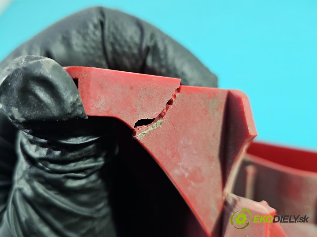 Peugeot Expert II 2006-2016 1.6 hdi 90 HP manual 66 kW 1560 cm3 5- svetlo / reflektor zadné ľavé  (Kľučka dverí ostatné)