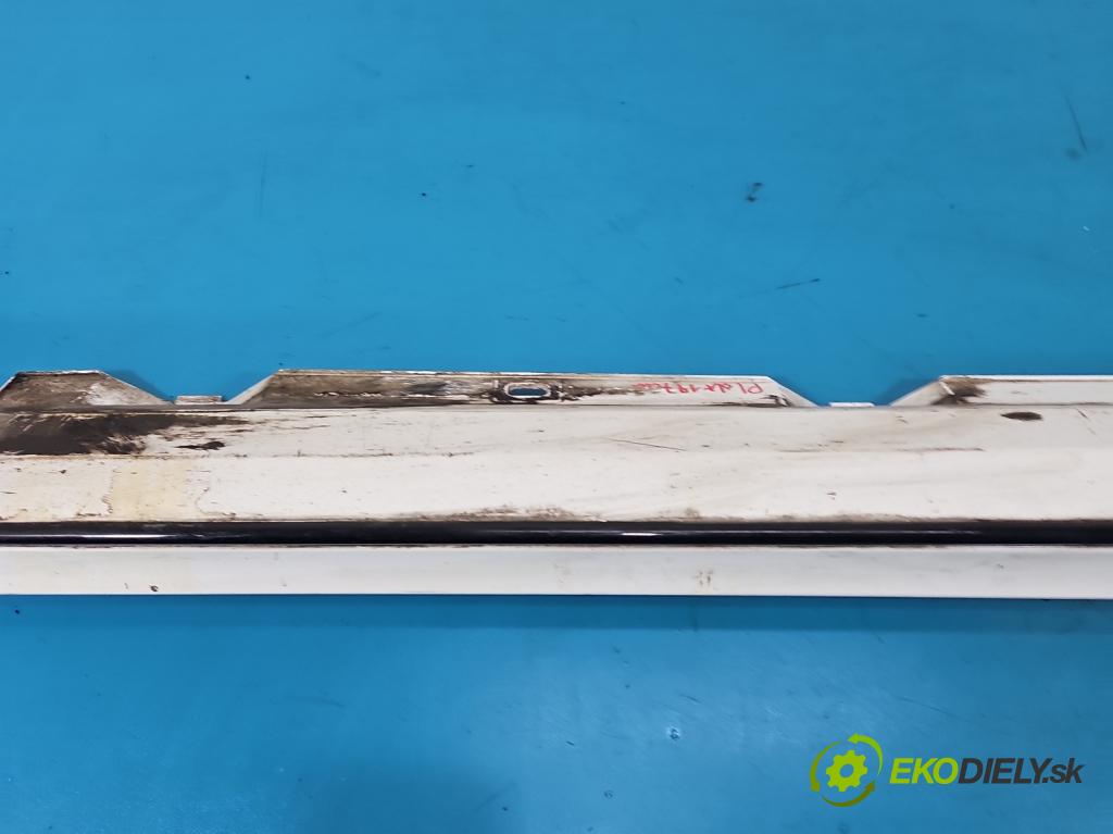 Mercedes A W177 2018- 2.0 T 306KM automatic 225 kW 1991 cm3 4- lišta práh: pravé A1776901601 (Prahová lišta)