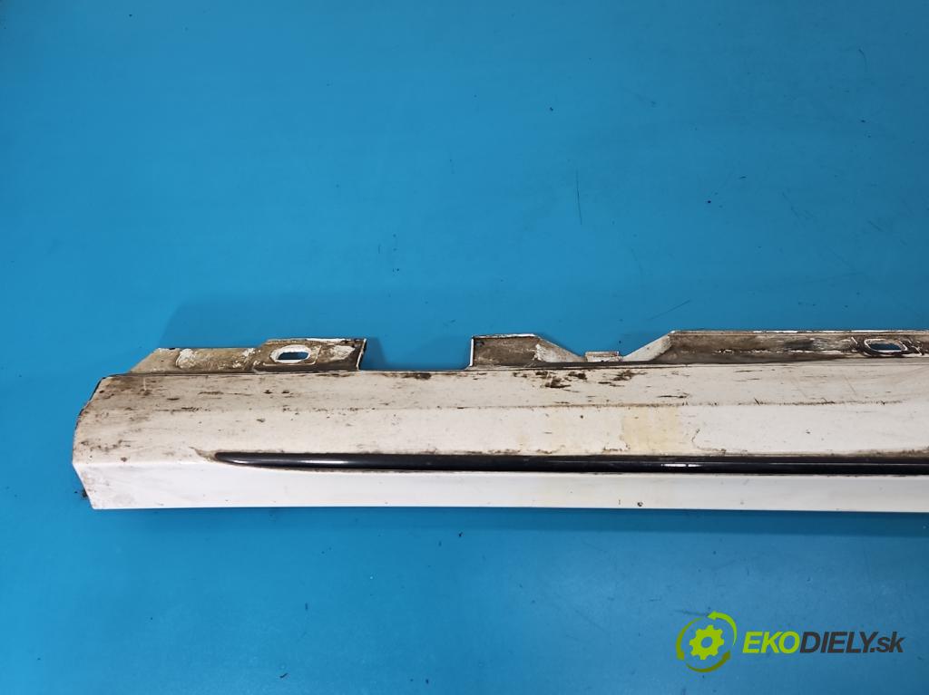 Mercedes A W177 2018- 2.0 T 306KM automatic 225 kW 1991 cm3 4- lišta práh: pravé A1776901601 (Prahová lišta)