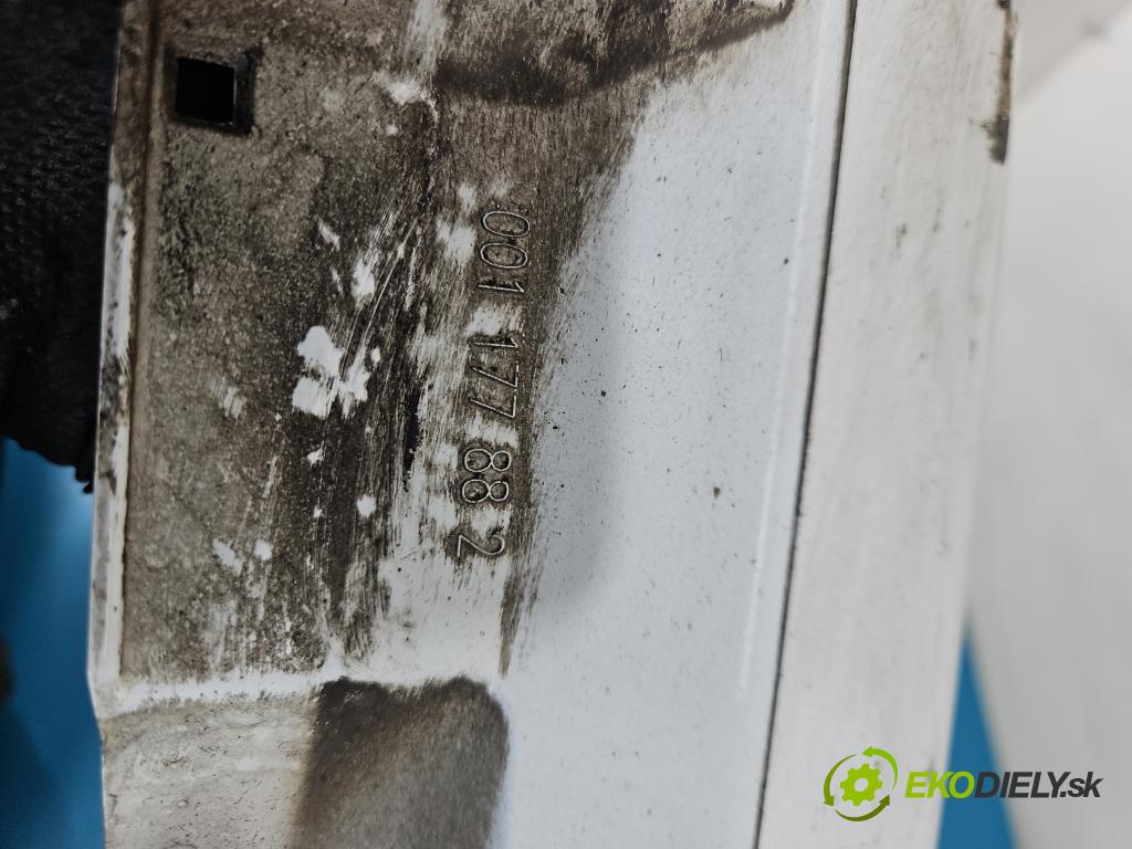 Mercedes A W177 2018- 2.0 T 306KM automatic 225 kW 1991 cm3 4- lišta práh: pravé A1776901601 (Prahová lišta)