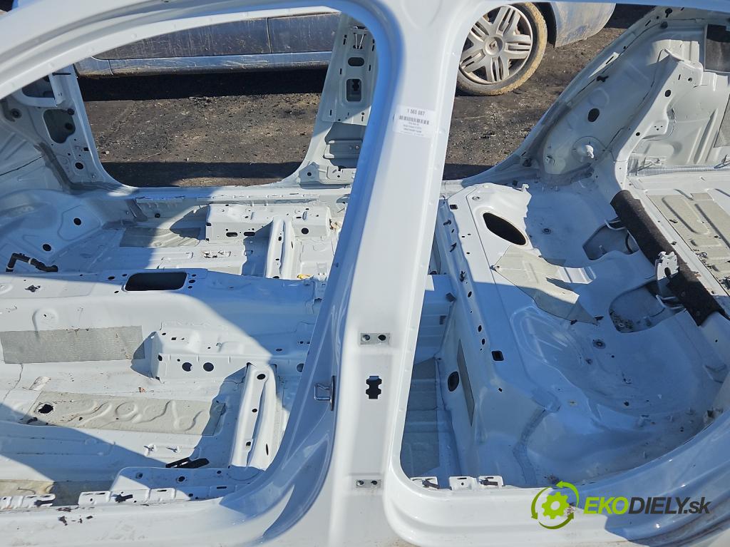 Skoda Octavia IV 2019- 2.0 TDI 116 hp manual 85 kW 1968 cm3 5- práh levý  (Karoserie ostatní)