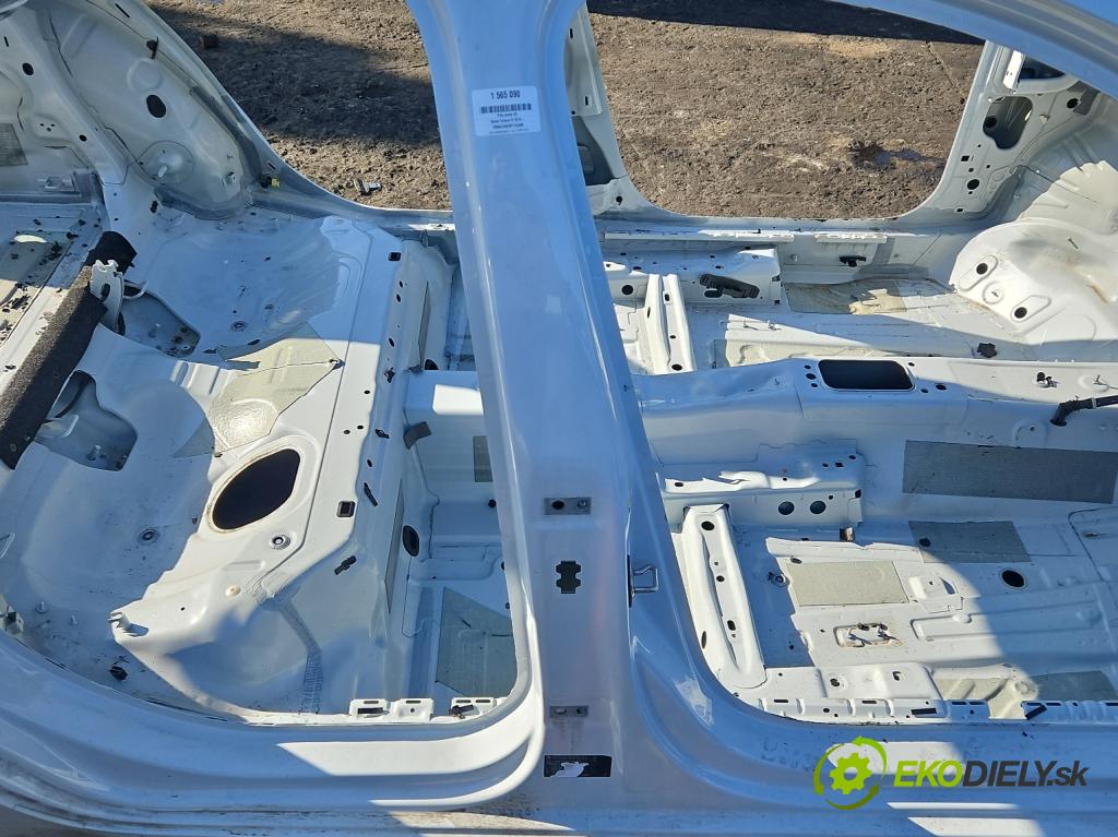 Skoda Octavia IV 2019- 2.0 TDI 116 HP manual 85 kW 1968 cm3 5- Práh: pravý  (Karoséria ostatné)