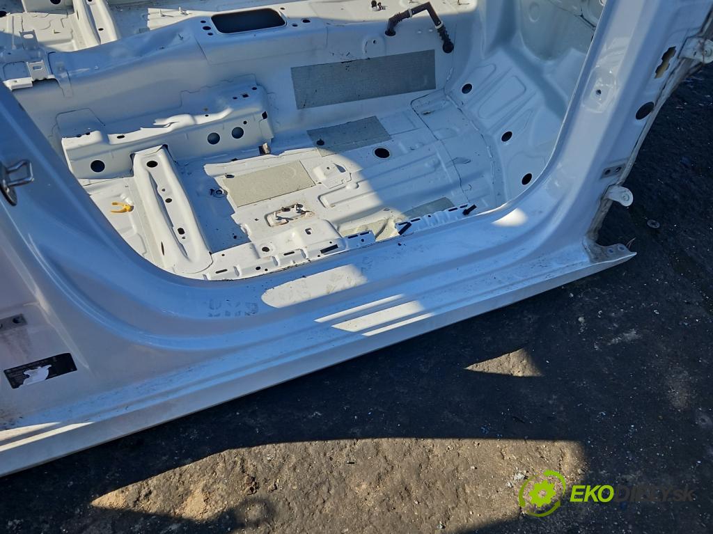 Skoda Octavia IV 2019- 2.0 TDI 116 HP manual 85 kW 1968 cm3 5- Práh: pravý  (Karoséria ostatné)