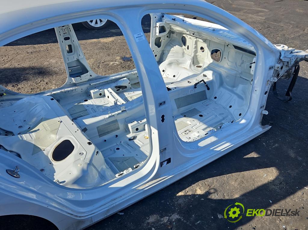 Skoda Octavia IV 2019- 2.0 TDI 116 hp manual 85 kW 1968 cm3 5- práh pravý  (Karoserie ostatní)