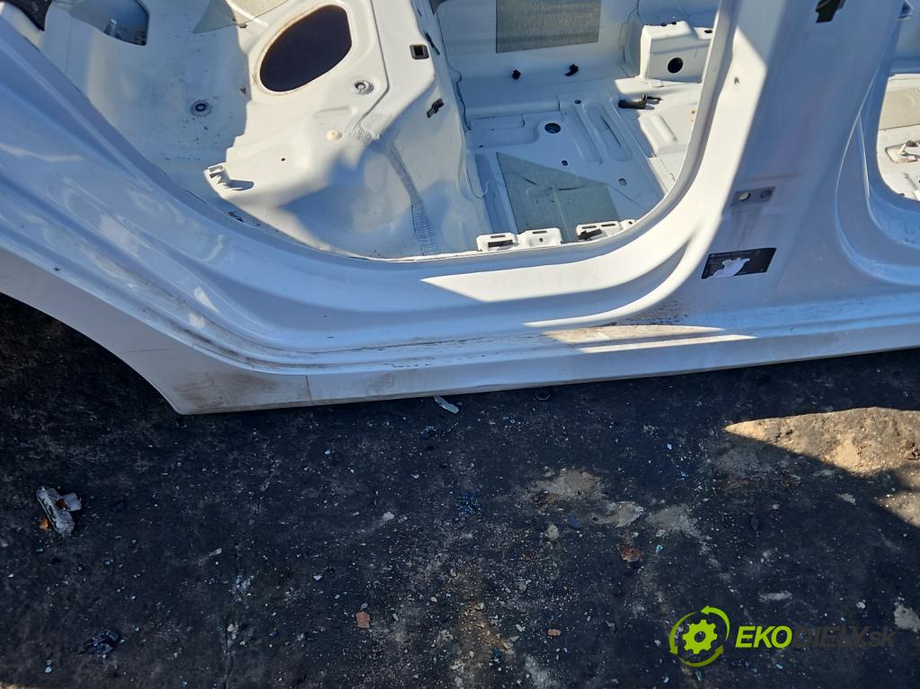 Skoda Octavia IV 2019- 2.0 TDI 116 HP manual 85 kW 1968 cm3 5- Práh: pravý  (Karoséria ostatné)