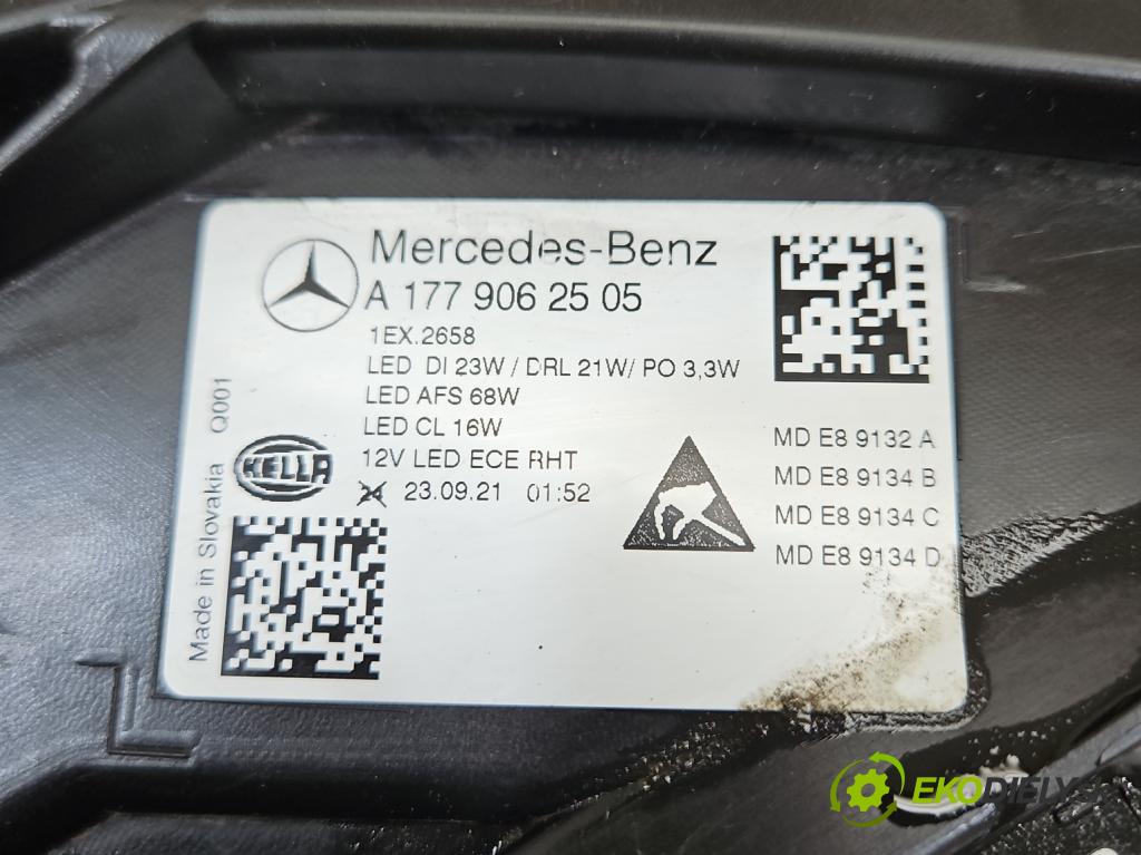 Mercedes A W177 2018- 2.0 T 306KM automatic 225 kW 1991 cm3 4- světlo levý A1779062505 (Klika dveří ostatní)