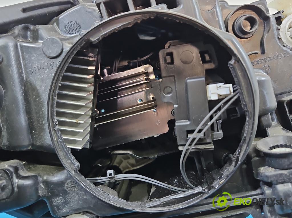 Mercedes A W177 2018- 2.0 T 306KM automatic 225 kW 1991 cm3 4- světlo levý A1779062505 (Klika dveří ostatní)