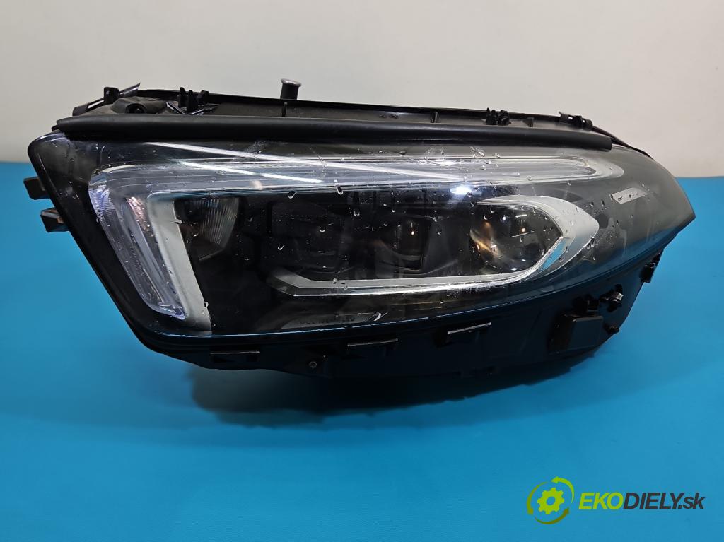 Mercedes A W177 2018- 2.0 T 306KM automatic 225 kW 1991 cm3 4- světlo levý A1779062505 (Klika dveří ostatní)