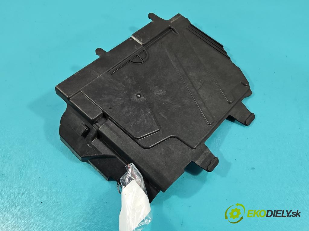 Mercedes A W177 2018- 2.0 T 306KM automatic 225 kW 1991 cm3 4- kryt plast A2475459300