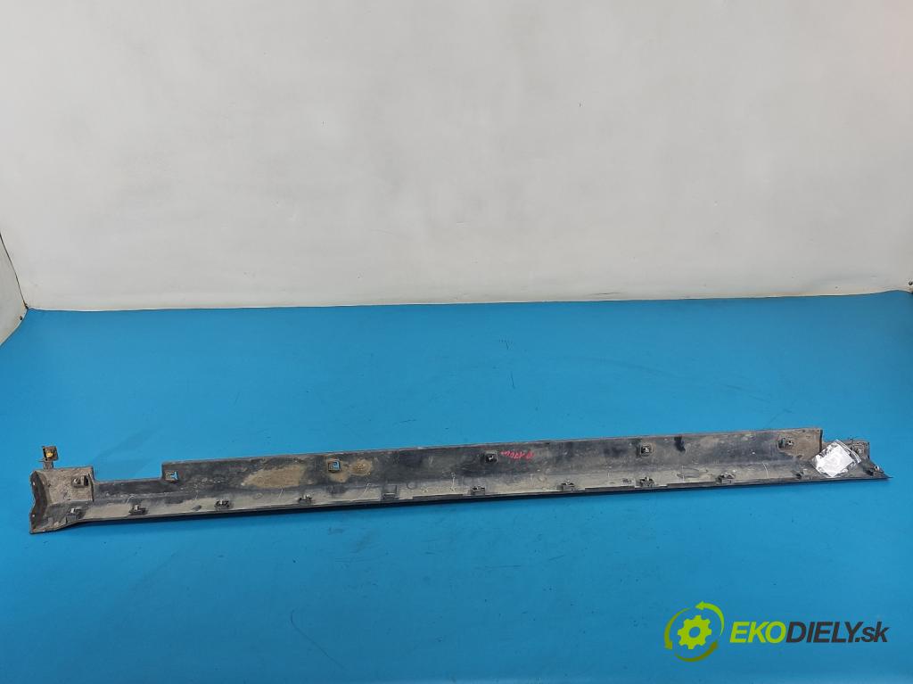 Hyundai Santa Fe III 2012–2018 2.4 GDI 190 hp automatic 140 kW 2359 cm3 5- lišta práh: pravé 87752-4Z000 (Prahová lišta)