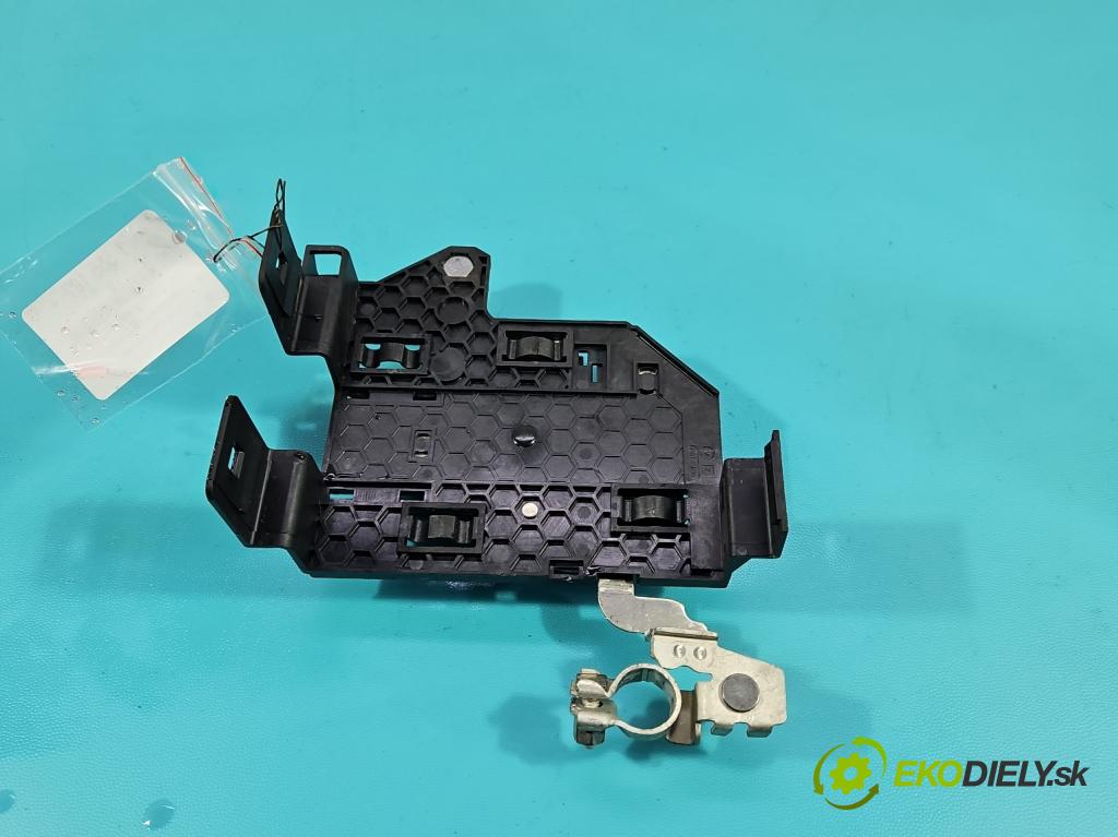 Mercedes A W177 2018- 2.0 T 306KM automatic 225 kW 1991 cm3 4- kontakt plusová 0764705