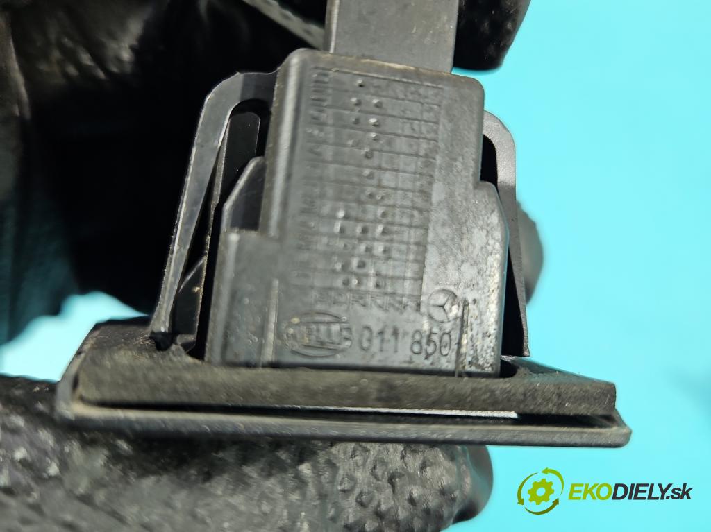 Mercedes A W177 2018- 2.0 T 306KM automatic 225 kW 1991 cm3 4- podsvietenie A0009062903