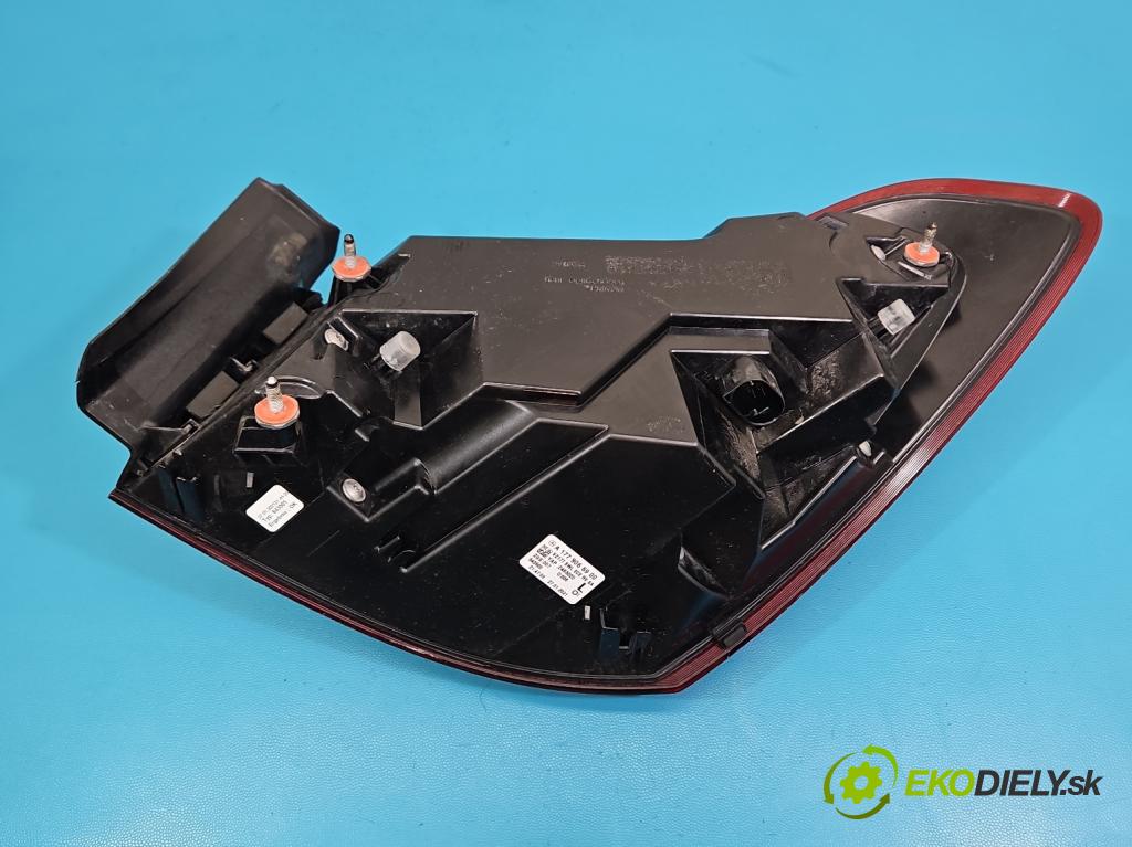 Mercedes A W177 2018- 2.0 T 306KM automatic 225 kW 1991 cm3 4- svetlo / reflektor zadné ľavé A1779066900 (Kľučka dverí ostatné)