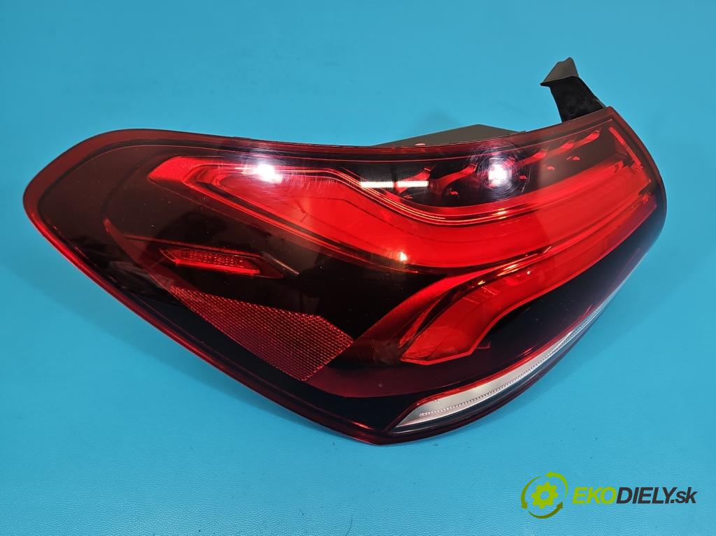 Mercedes A W177 2018- 2.0 T 306KM automatic 225 kW 1991 cm3 4- svetlo / reflektor zadné ľavé A1779066900 (Kľučka dverí ostatné)