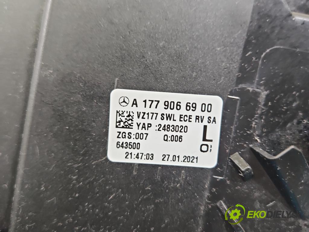 Mercedes A W177 2018- 2.0 T 306KM automatic 225 kW 1991 cm3 4- svetlo / reflektor zadné ľavé A1779066900 (Kľučka dverí ostatné)
