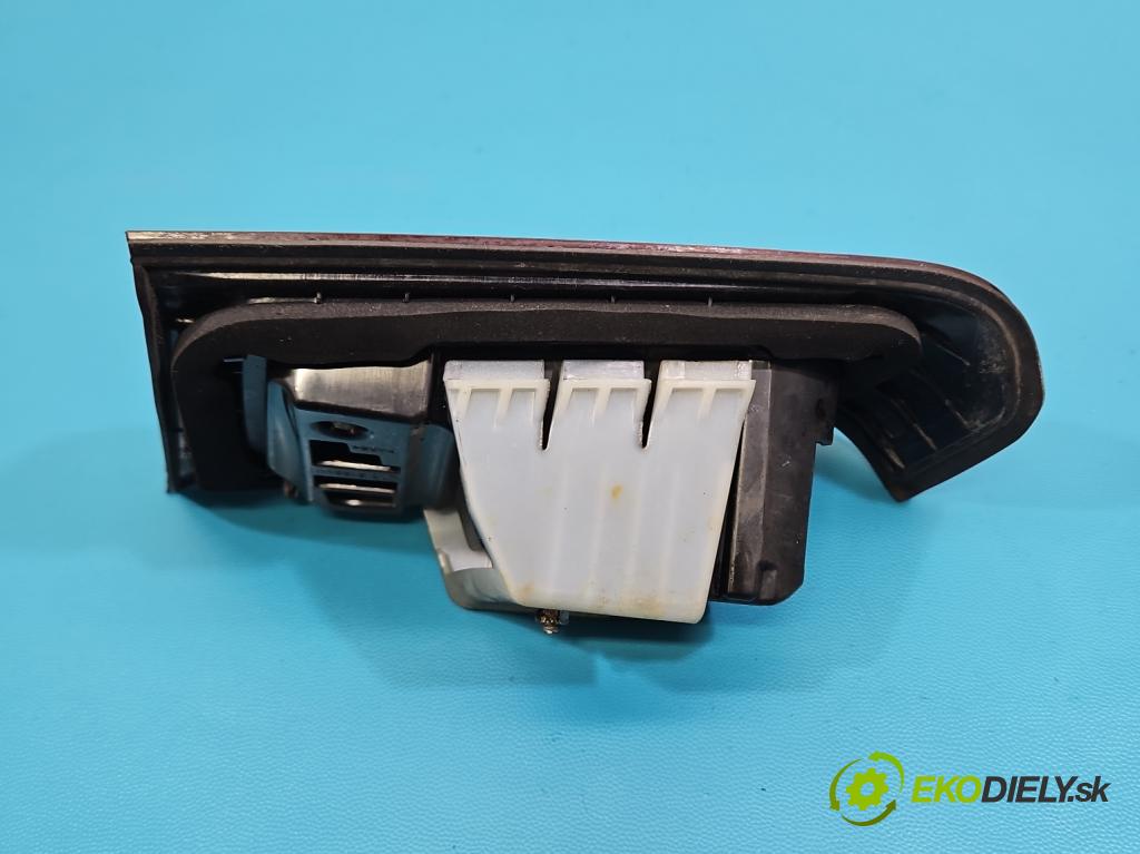 Mercedes A W177 2018- 2.0 T 306KM automatic 225 kW 1991 cm3 4- svetlo / reflektor zadné ľavé A1779063501 (Kľučka dverí ostatné)