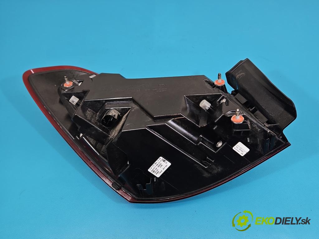 Mercedes A W177 2018- 2.0 T 306KM automatic 225 kW 1991 cm3 4- svetlo / reflektor zadné pravé A1779067000 (Kľučka dverí ostatné)