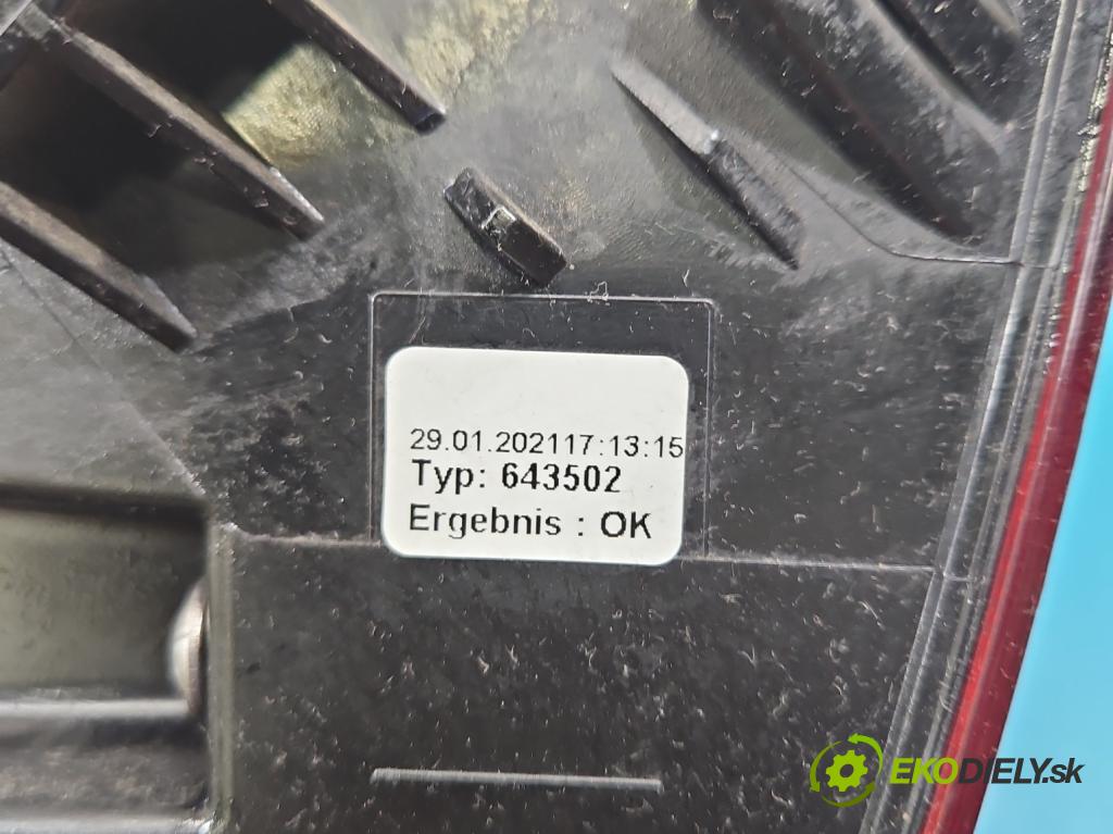 Mercedes A W177 2018- 2.0 T 306KM automatic 225 kW 1991 cm3 4- svetlo / reflektor zadné pravé A1779067000 (Kľučka dverí ostatné)